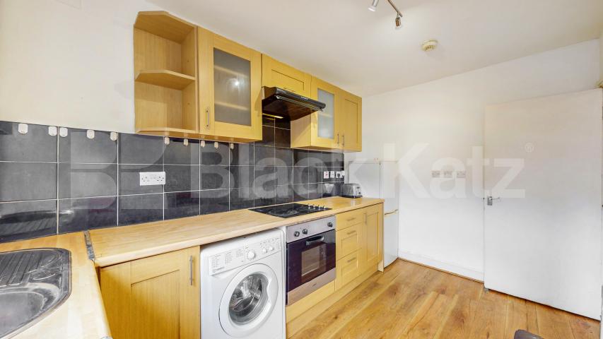 Bright & Spacious 2-Bed Flat to Rent – Minutes from Camden Town Station Camden High Street, Camden